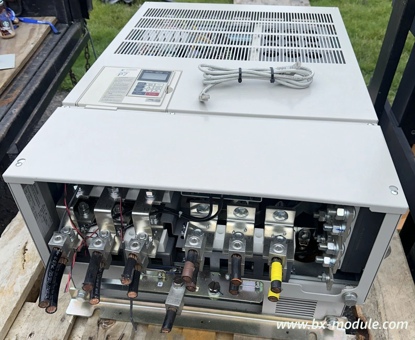 Yaskawa CIMR-P7U4160 Variable Frequency Drive VFD Inverter jpg